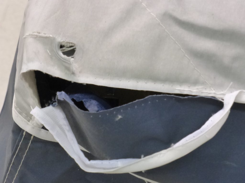 tentoog kapot gescheurd reparatie
